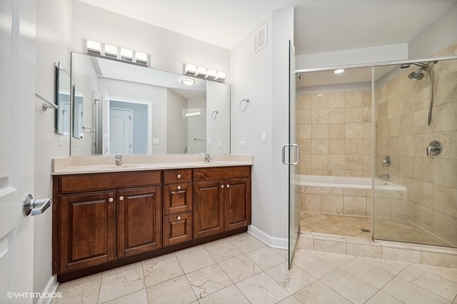 420 E Waterside Drive Unit: 2010