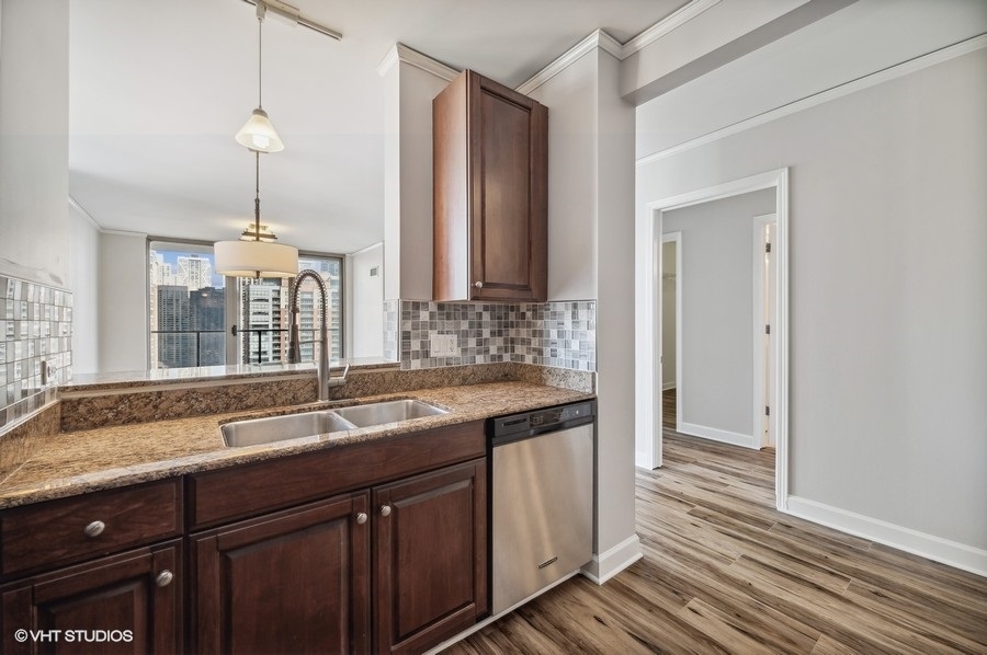 420 E Waterside Drive Unit: 2010