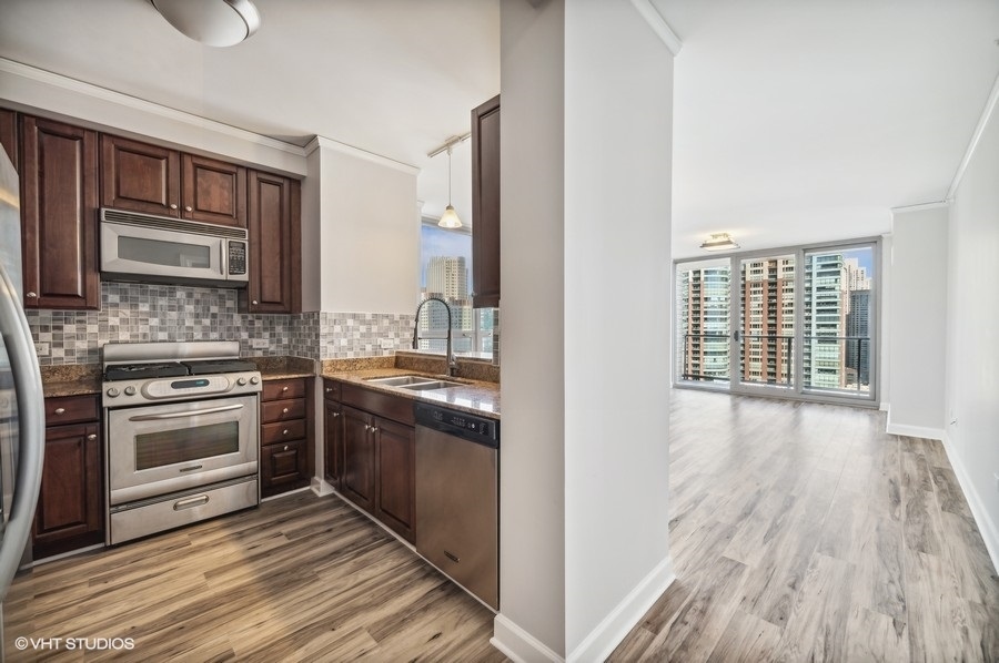 420 E Waterside Drive Unit: 2010