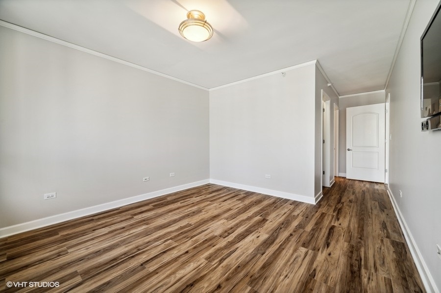 420 E Waterside Drive Unit: 2010