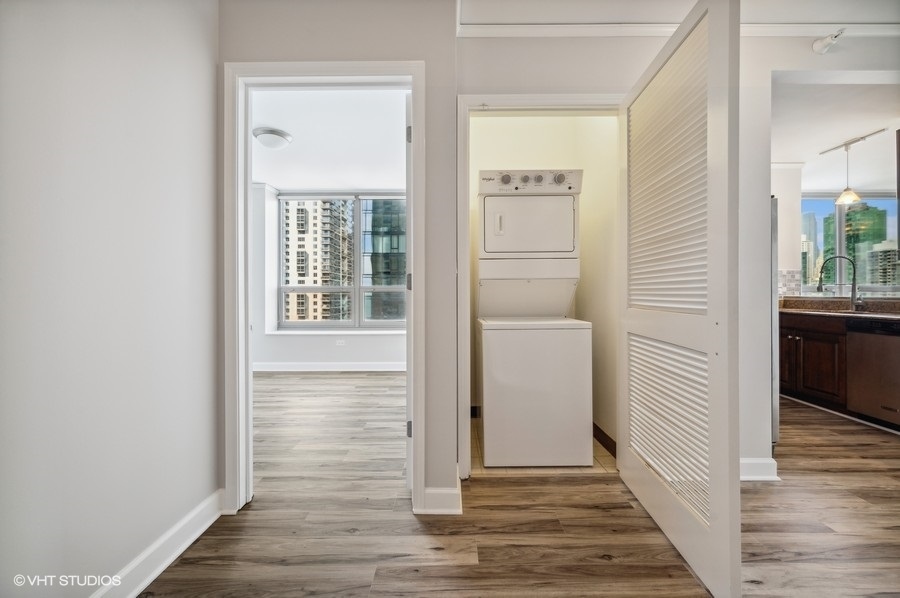 420 E Waterside Drive Unit: 2010