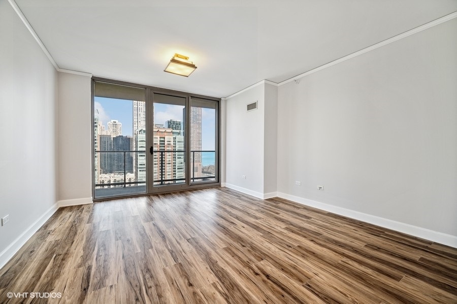 420 E Waterside Drive Unit: 2010