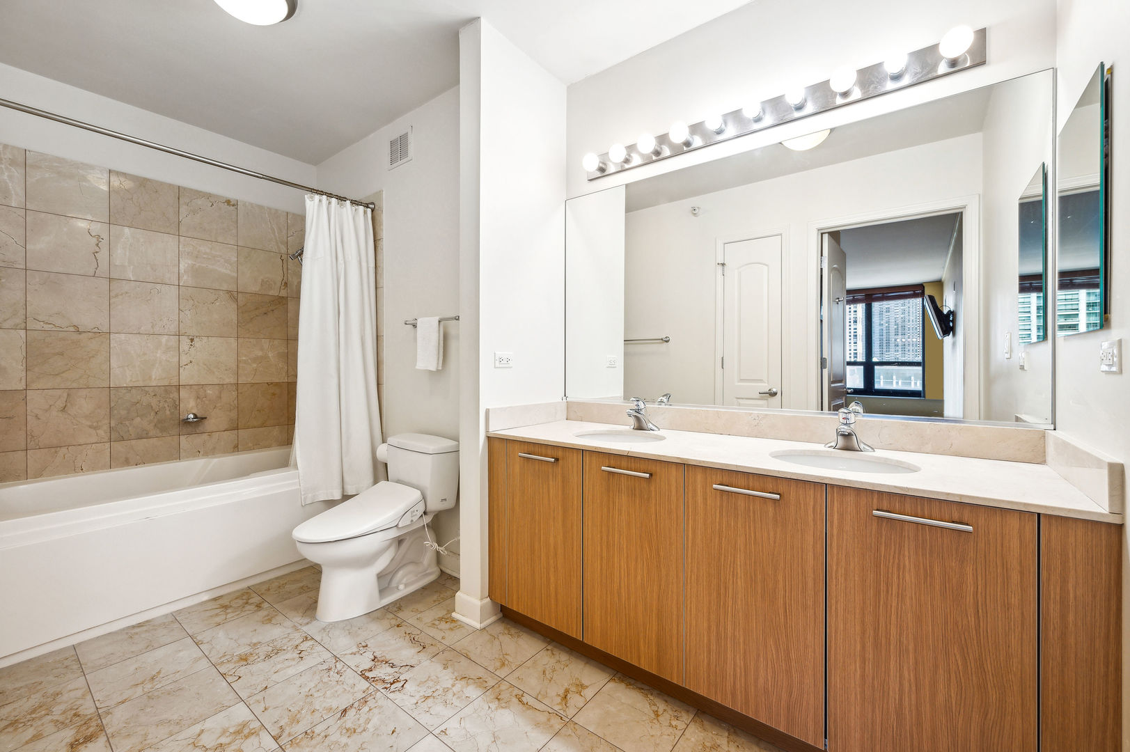 420 E Waterside Drive Unit: 309