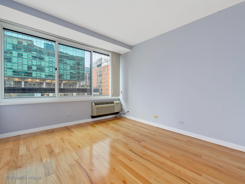 211 E Ohio Street Unit: 1416