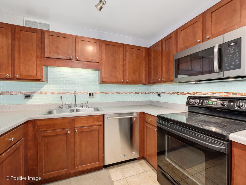 211 E Ohio Street Unit: 1416