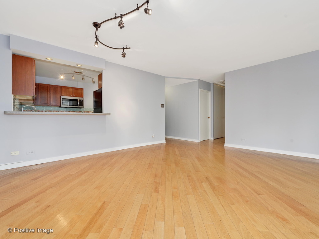 211 E Ohio Street Unit: 1416