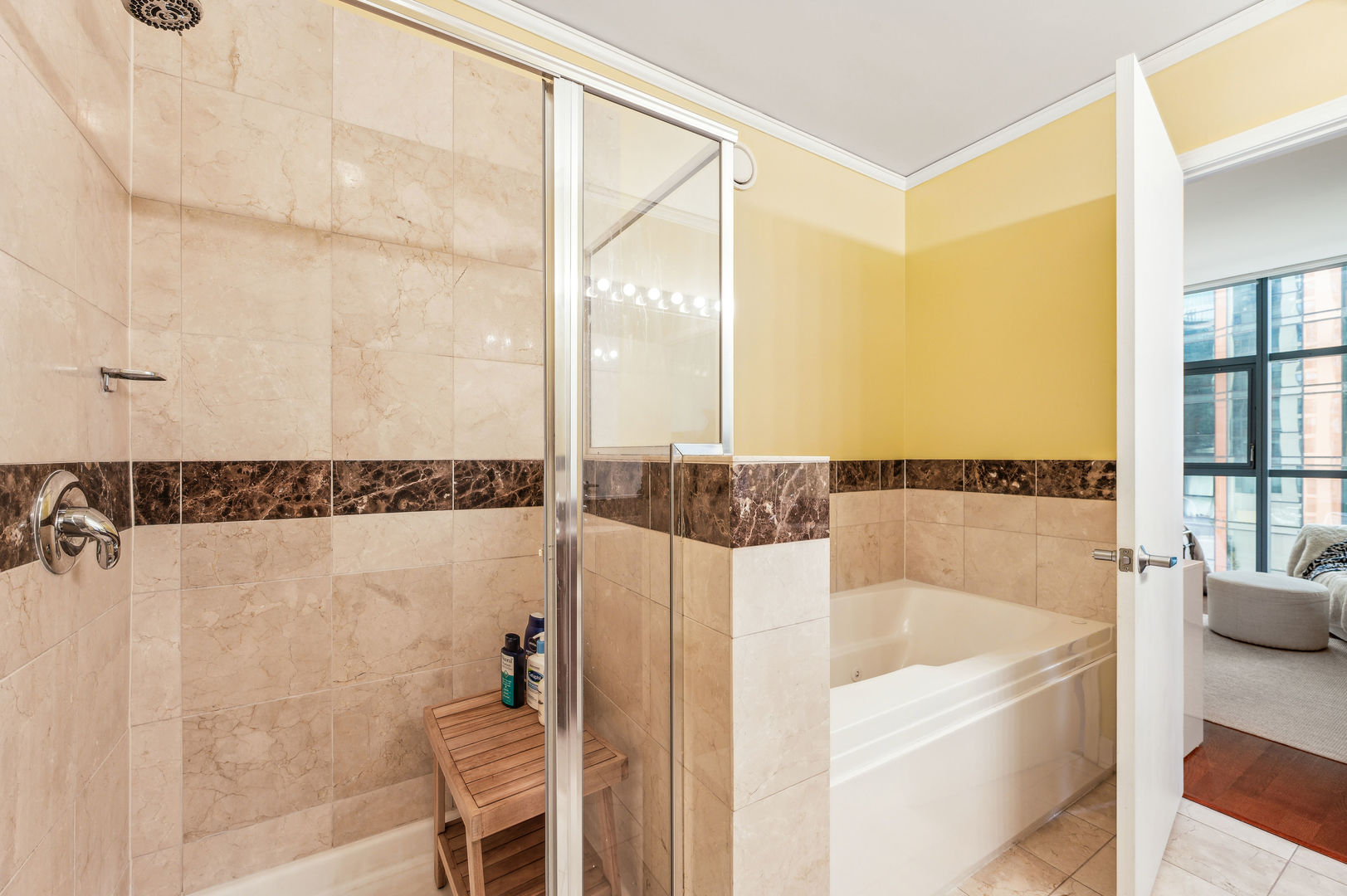 201 N WESTSHORE Drive Unit: 908