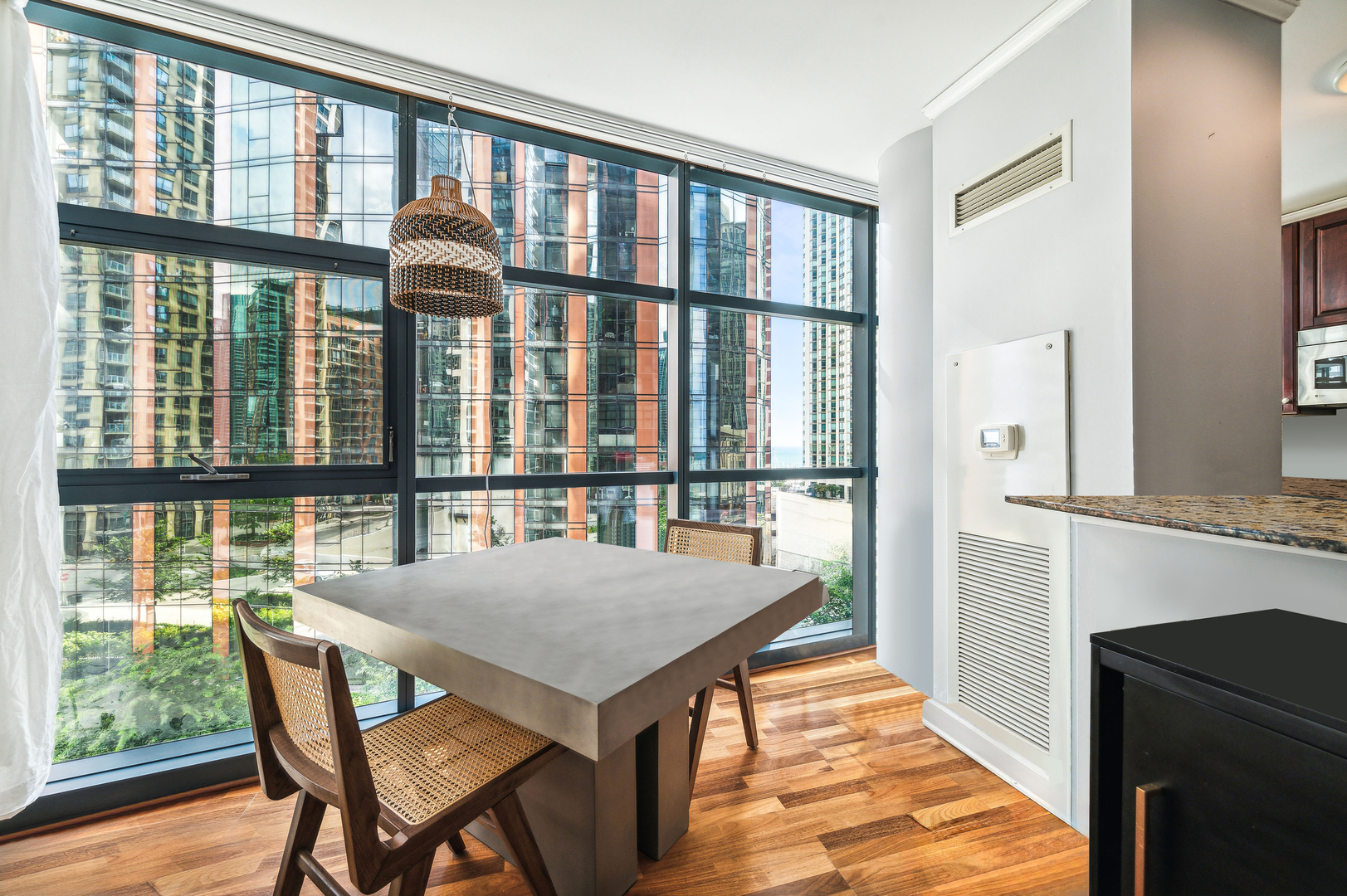 201 N WESTSHORE Drive Unit: 908