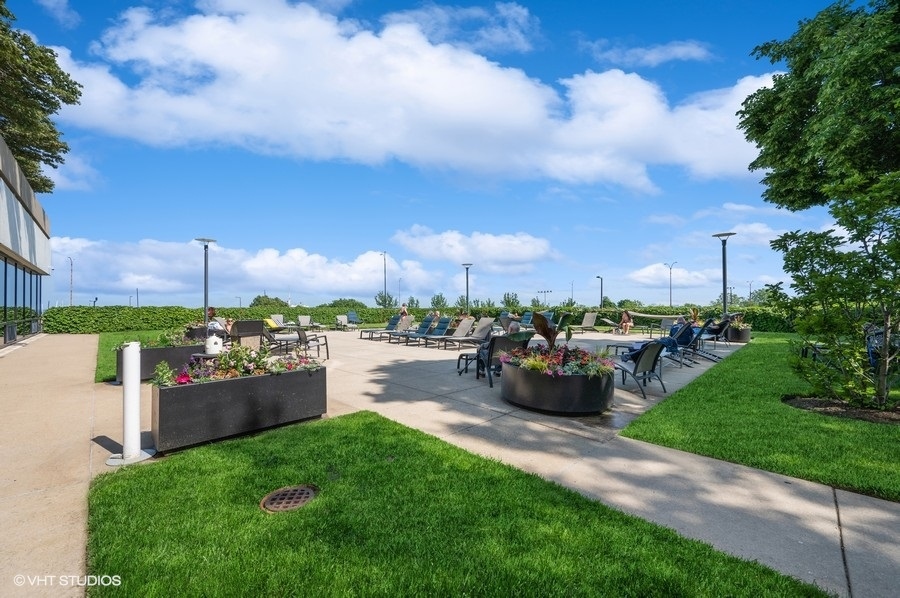 155 N HARBOR Drive Unit: 810