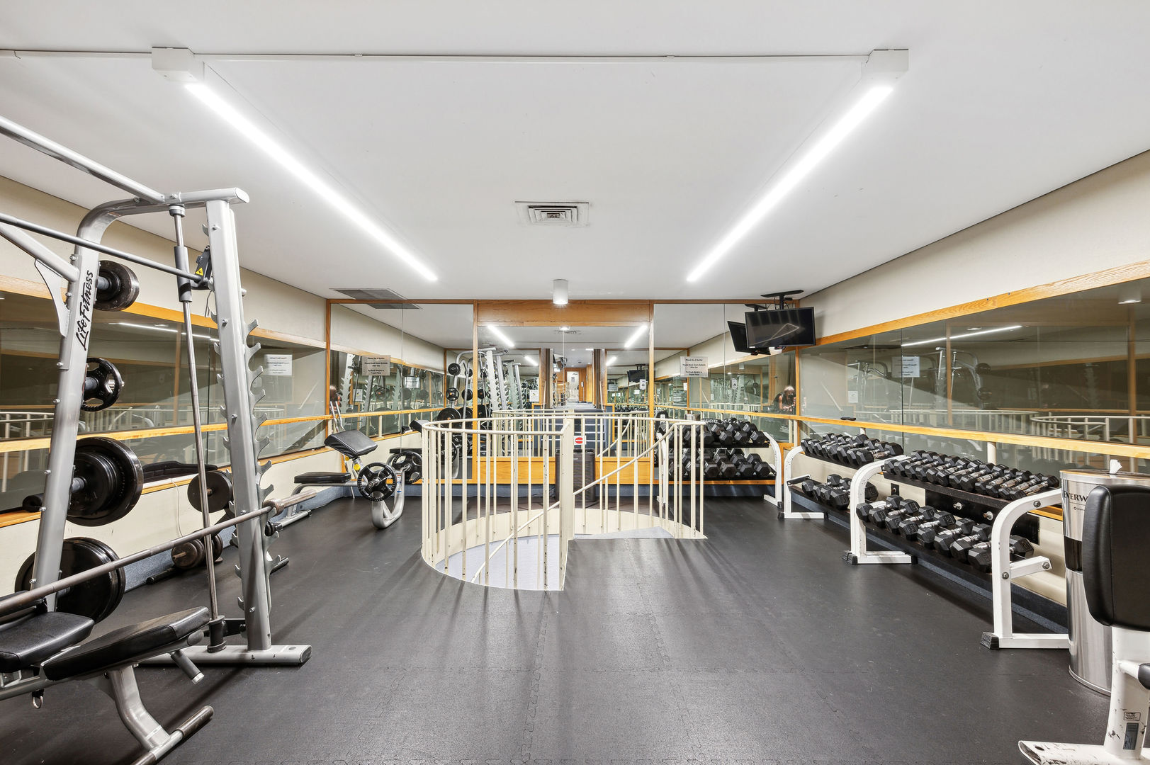 155 N HARBOR Drive Unit: 810