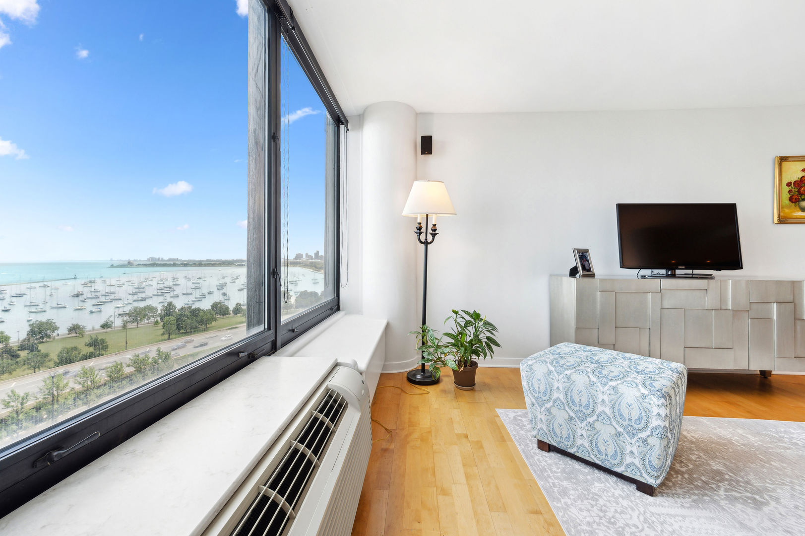 155 N HARBOR Drive Unit: 810