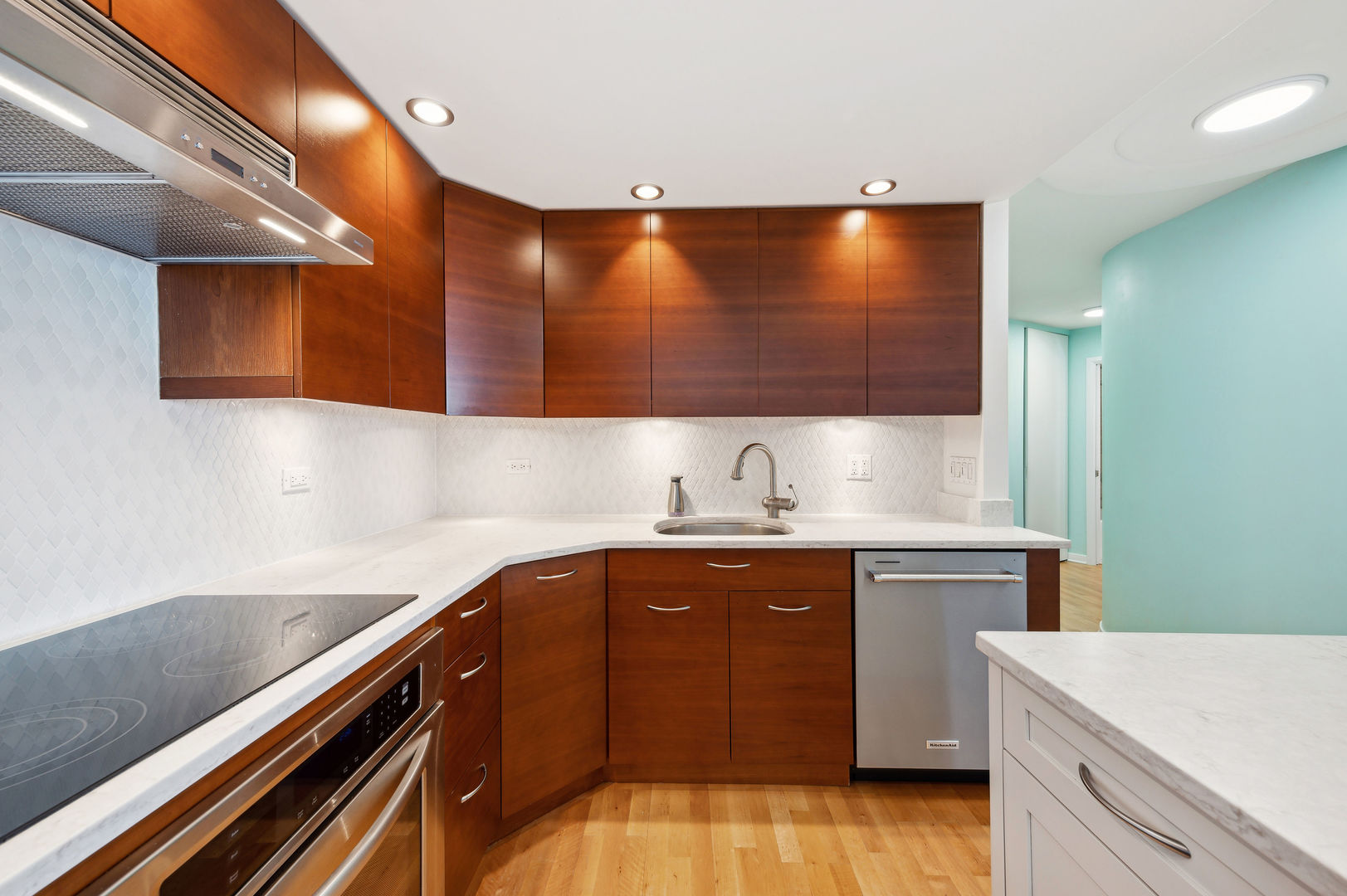 155 N HARBOR Drive Unit: 810