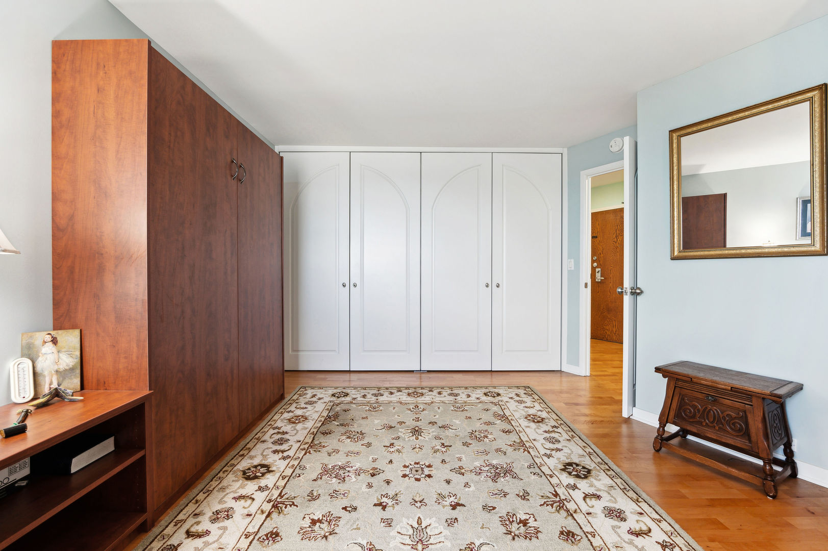 155 N HARBOR Drive Unit: 810