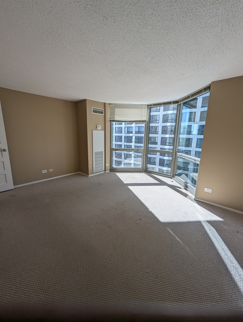 195 N HARBOR Drive Unit: 1906