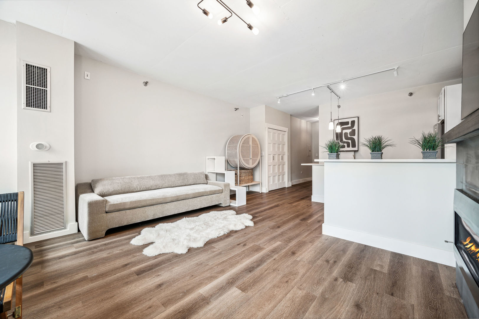 701 S Wells Street Unit: 903