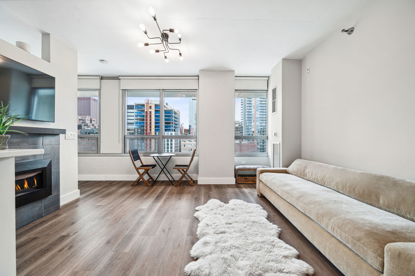 701 S Wells Street Unit: 903