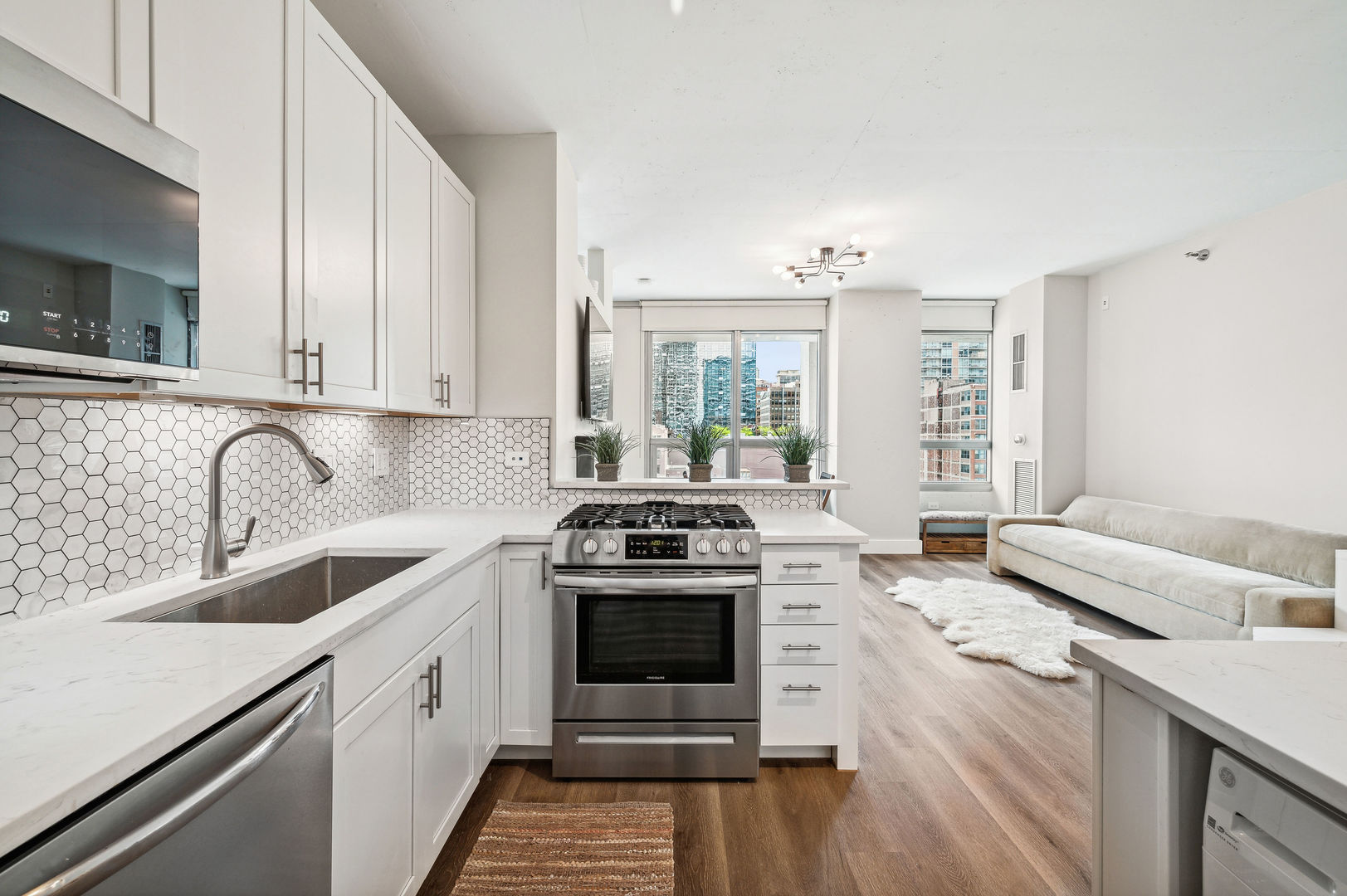 701 S Wells Street Unit: 903