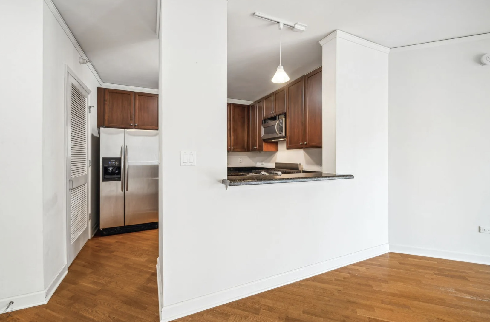 420 E Waterside Drive Unit: 2002