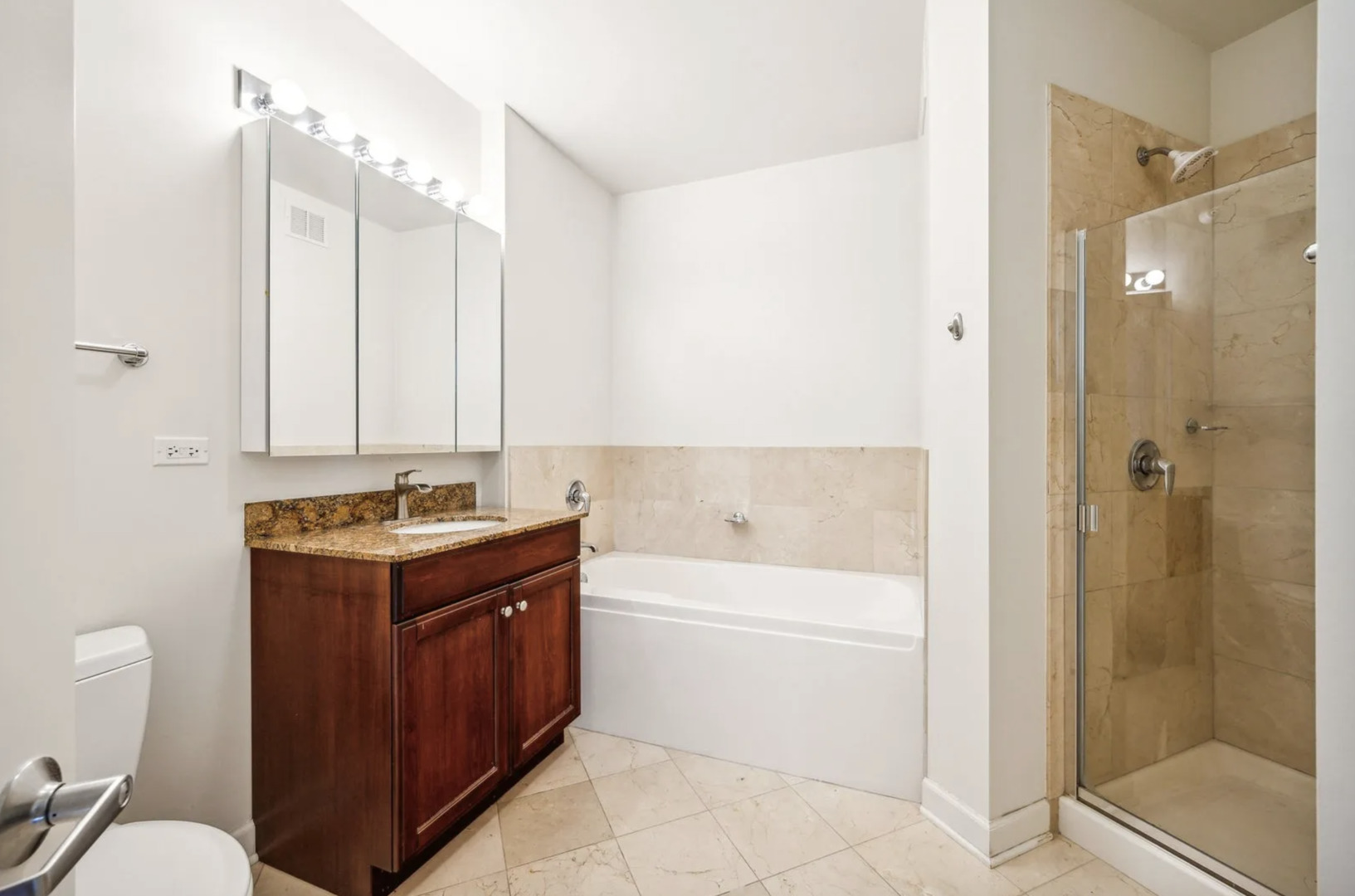 420 E Waterside Drive Unit: 2002