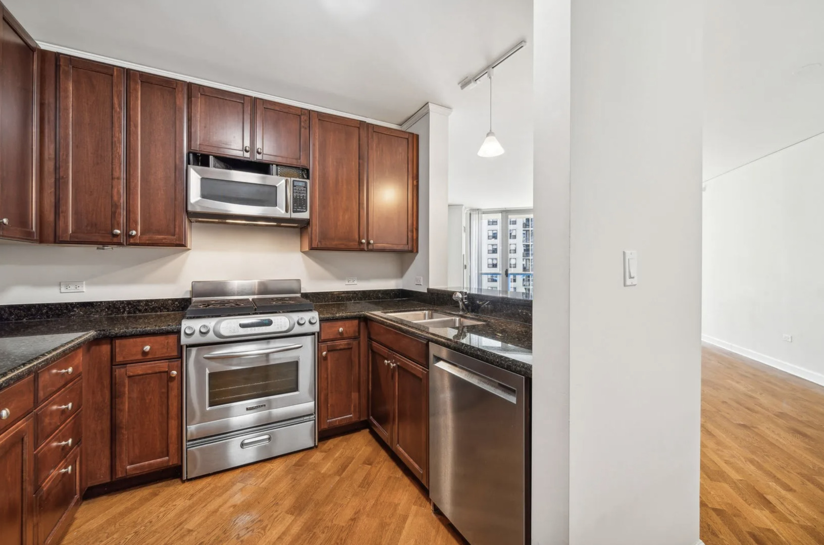 420 E Waterside Drive Unit: 2002