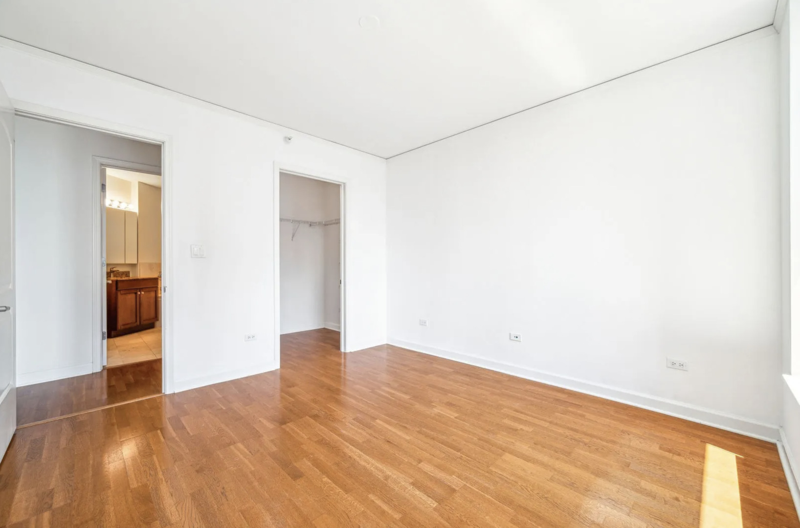 420 E Waterside Drive Unit: 2002