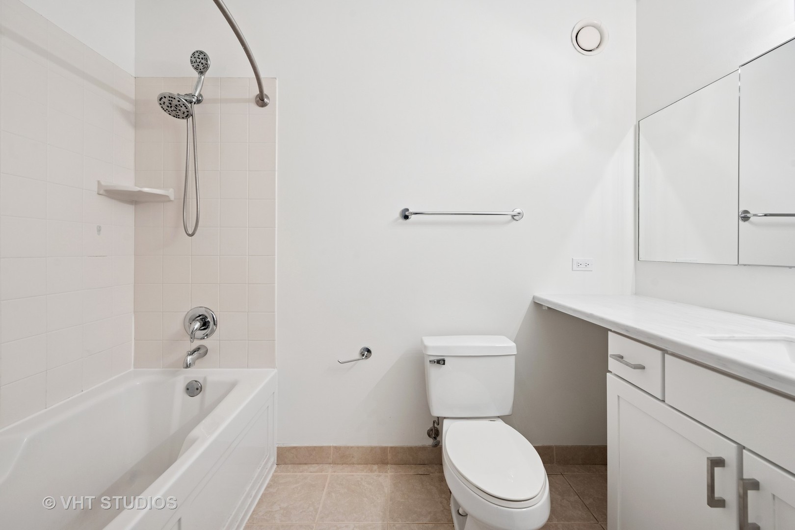 222 N COLUMBUS Drive Unit: 4602