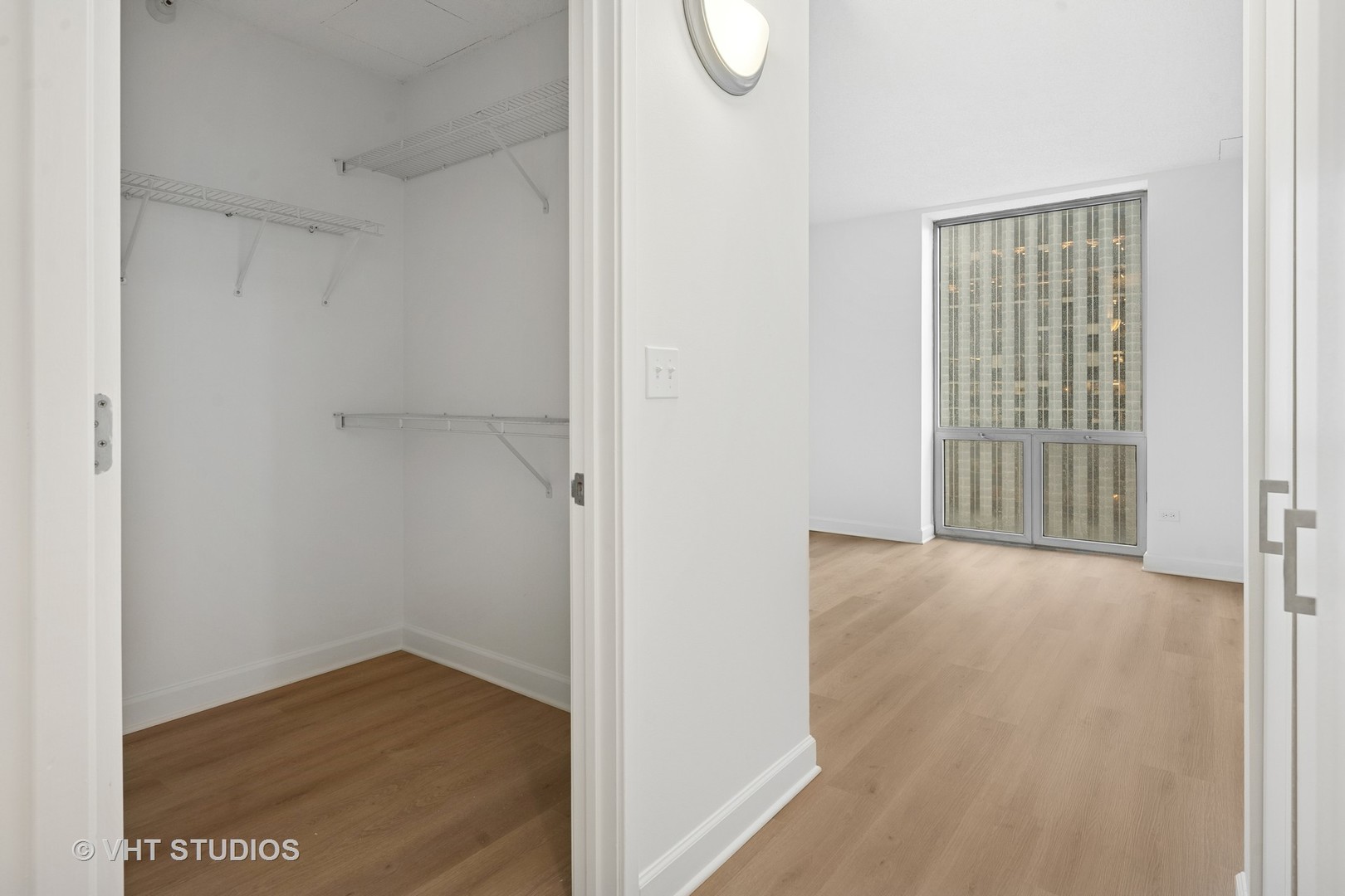 222 N COLUMBUS Drive Unit: 4602