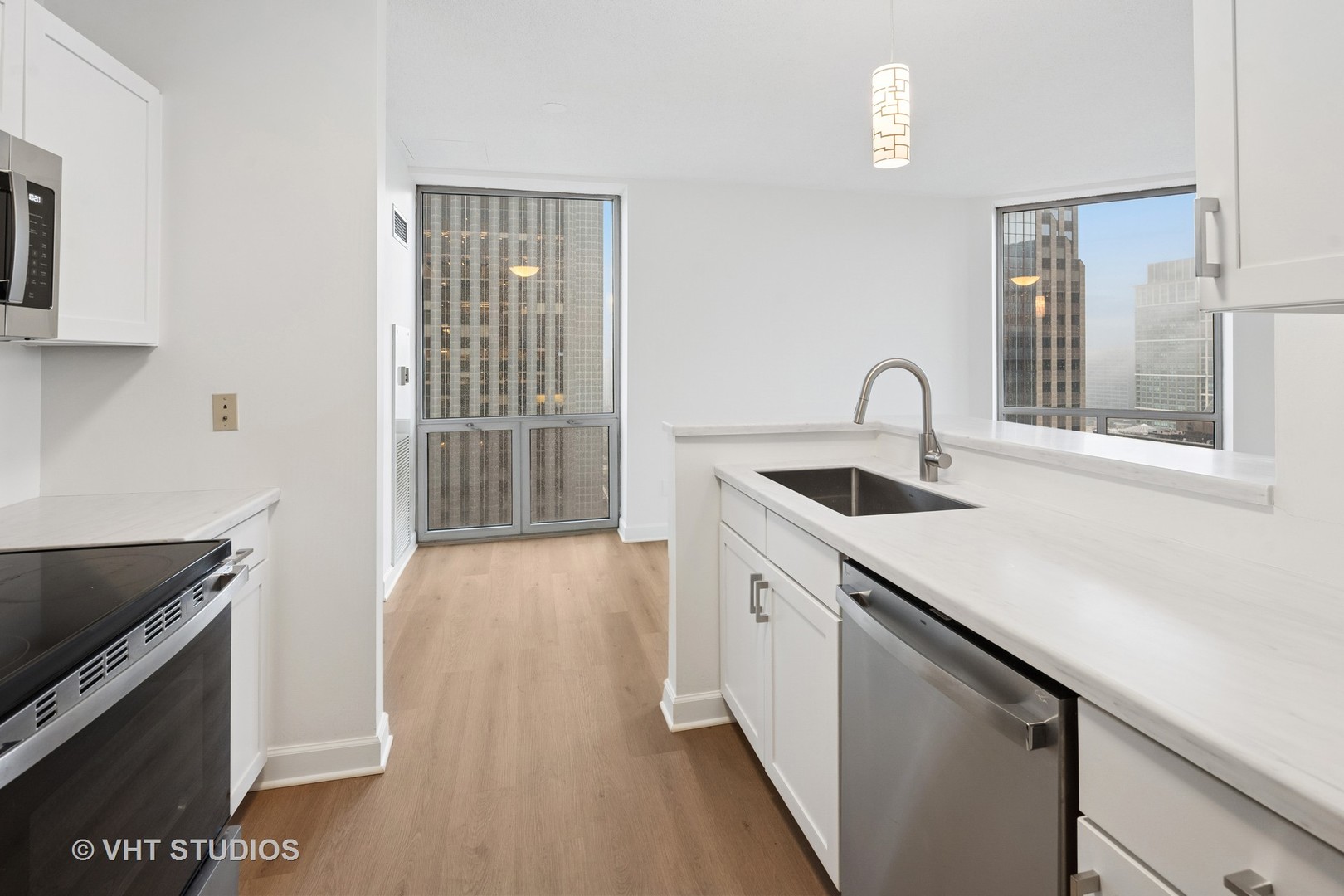 222 N COLUMBUS Drive Unit: 4602