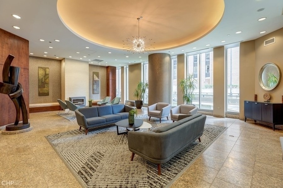 222 N COLUMBUS Drive Unit: 4602