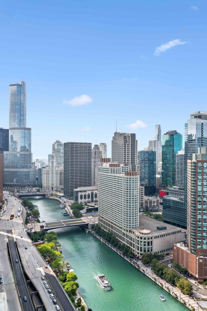 420 E Waterside Drive Unit: 3310