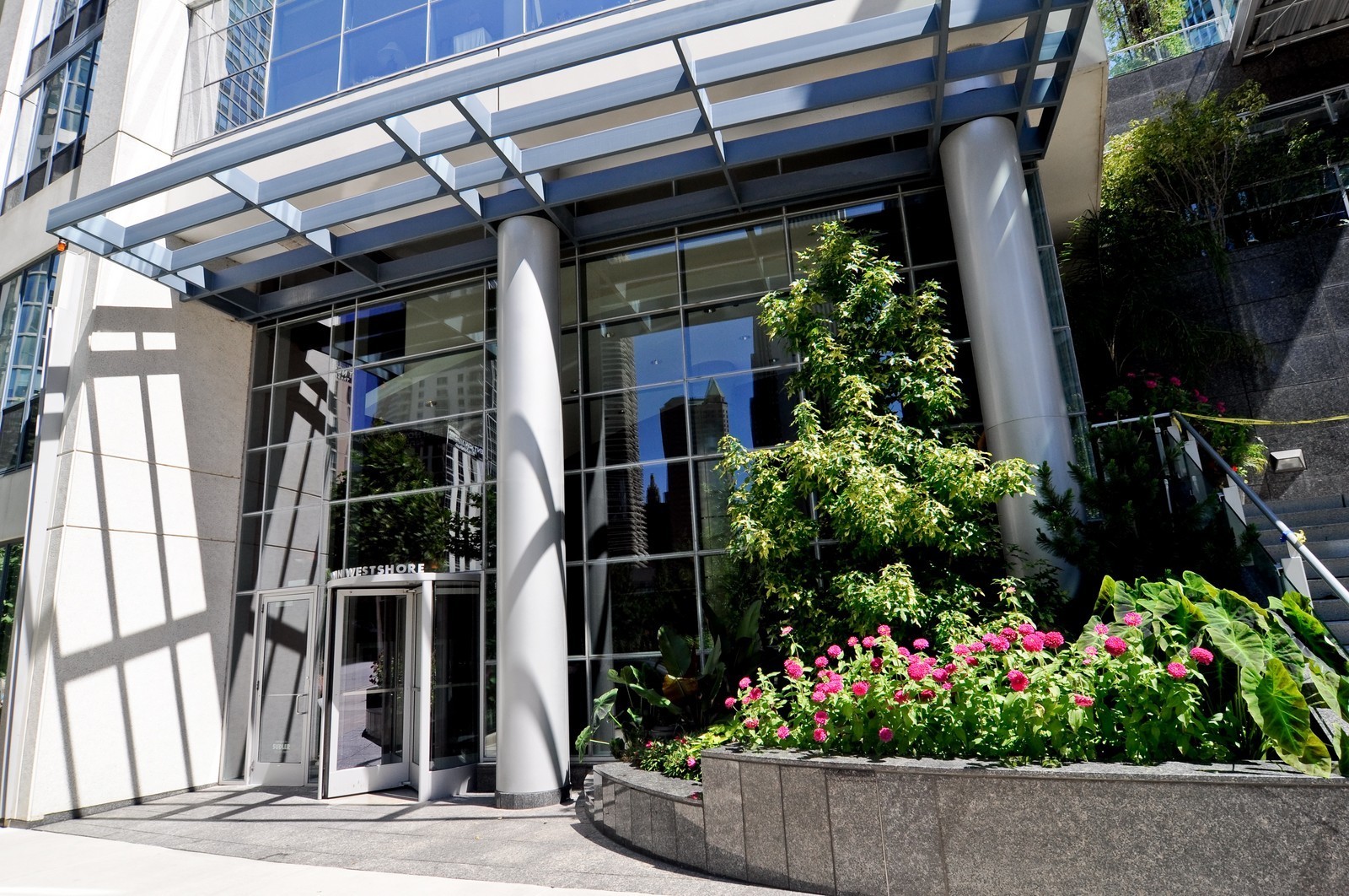 201 N WESTSHORE Drive Unit: P4