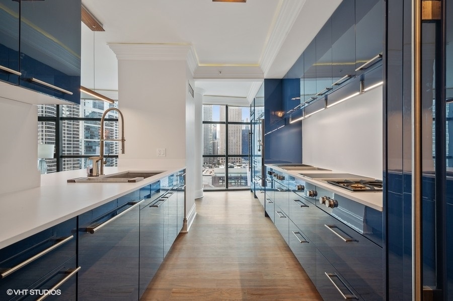 201 N WESTSHORE Drive Unit: 1601