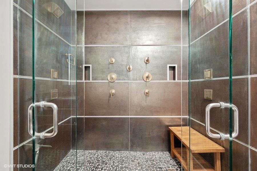 201 N WESTSHORE Drive Unit: 1601