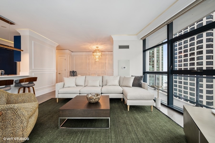 201 N WESTSHORE Drive Unit: 1601