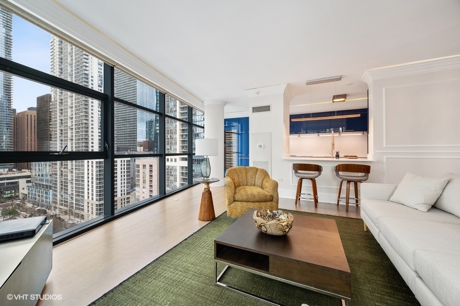 201 N WESTSHORE Drive Unit: 1601