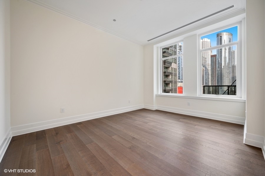 435 N Michigan Avenue Unit: 616