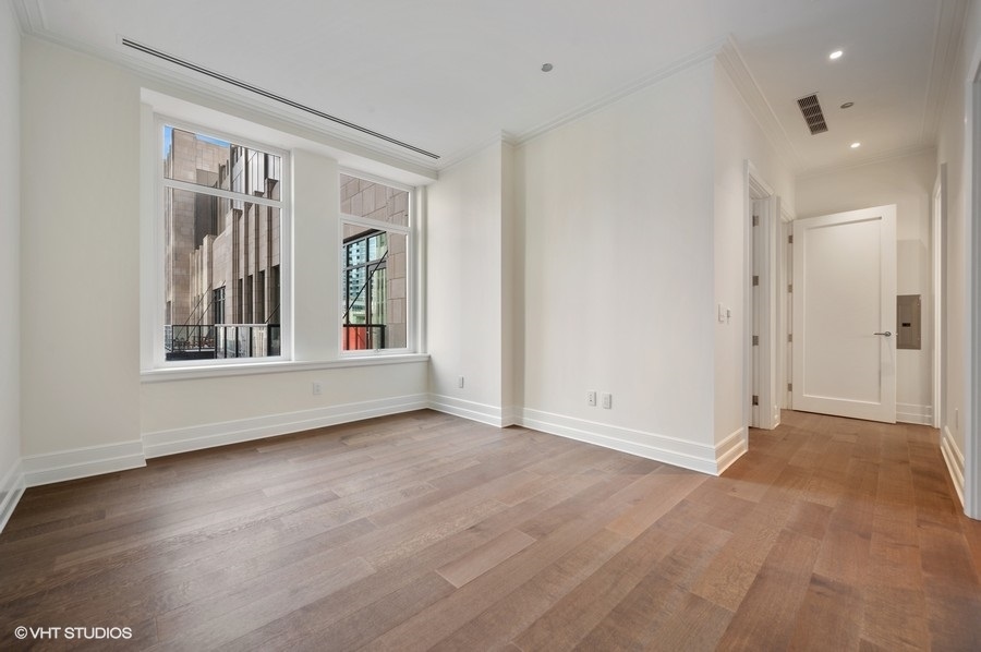 435 N Michigan Avenue Unit: 616