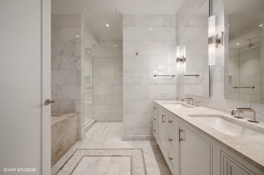 435 N Michigan Avenue Unit: 616