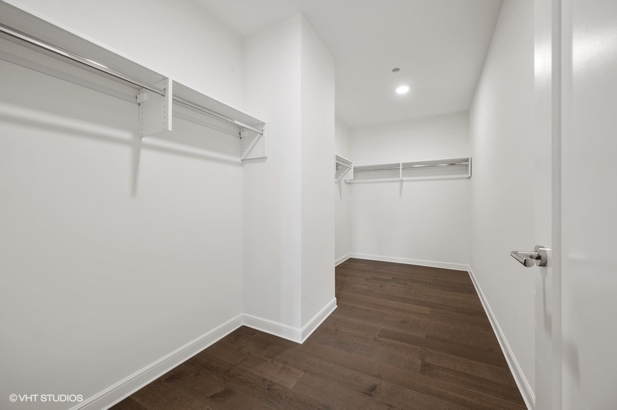 435 N Michigan Avenue Unit: 616