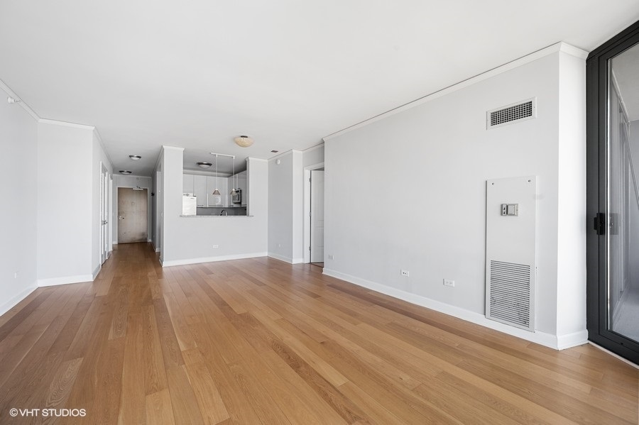 450 E WATERSIDE Drive Unit: 2001