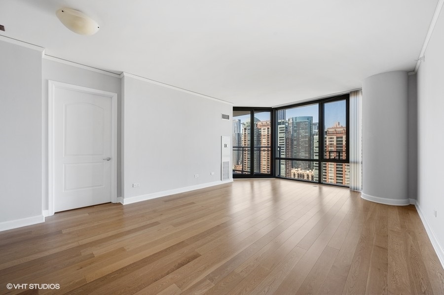 450 E WATERSIDE Drive Unit: 2001