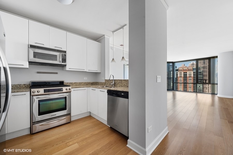 450 E WATERSIDE Drive Unit: 2001