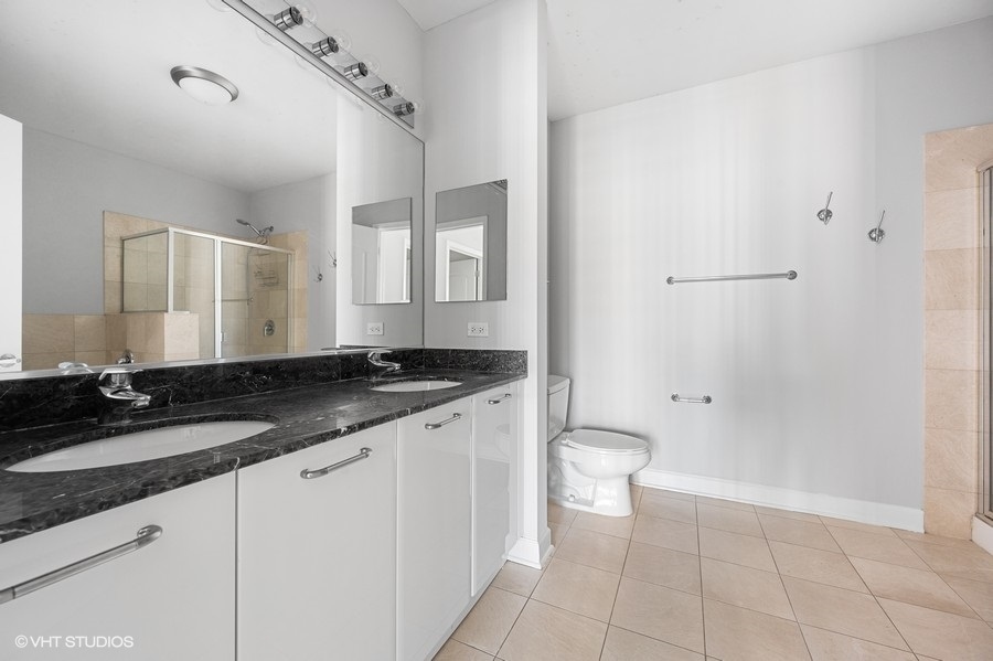 450 E WATERSIDE Drive Unit: 2001