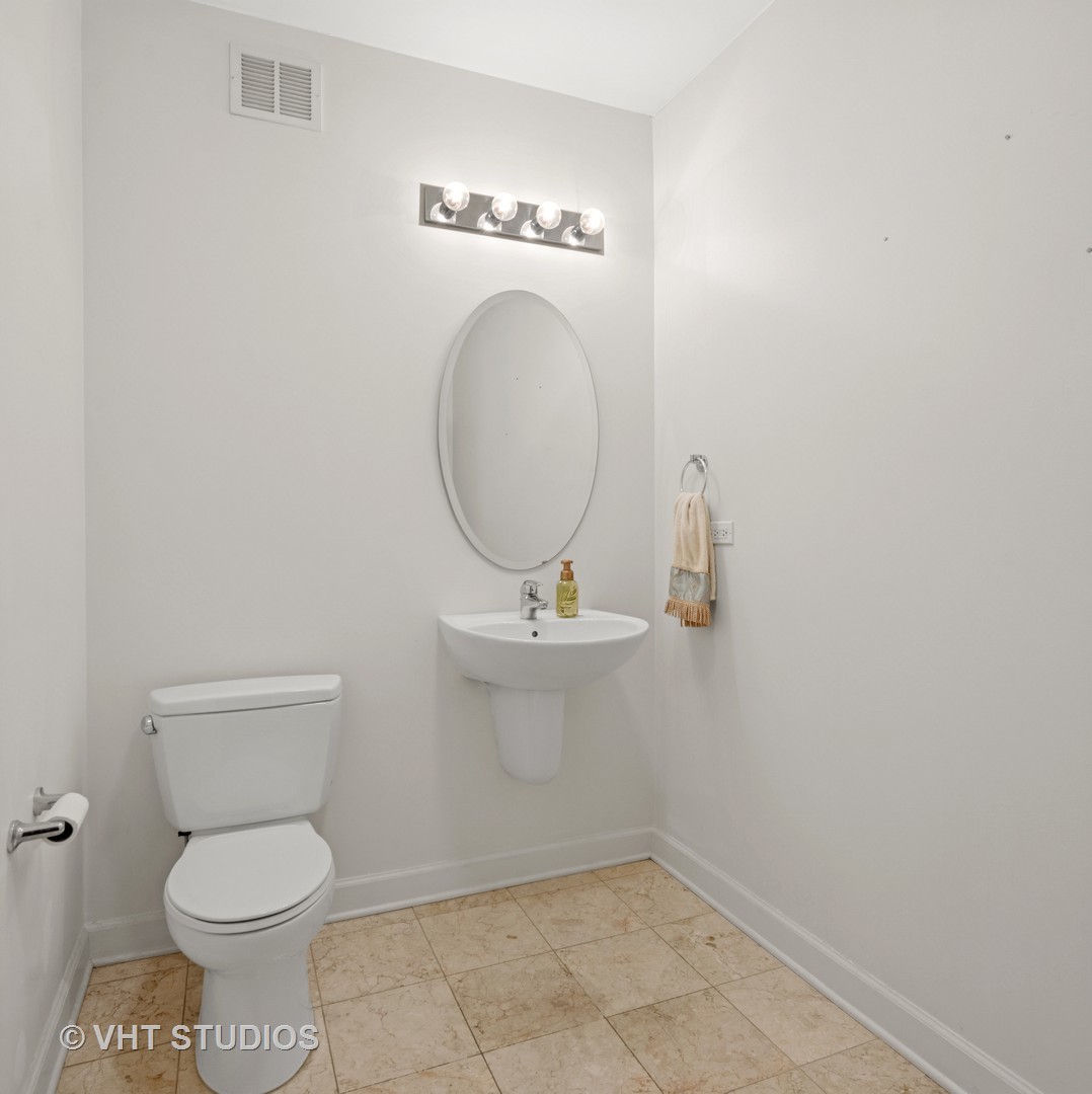 420 E Waterside Drive Unit: 1110