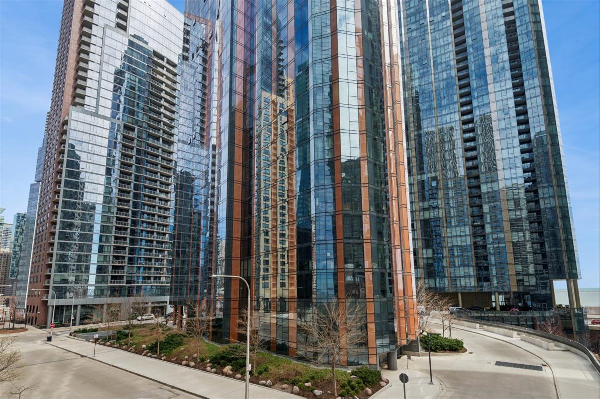 201 N Westshore Drive Unit: 704