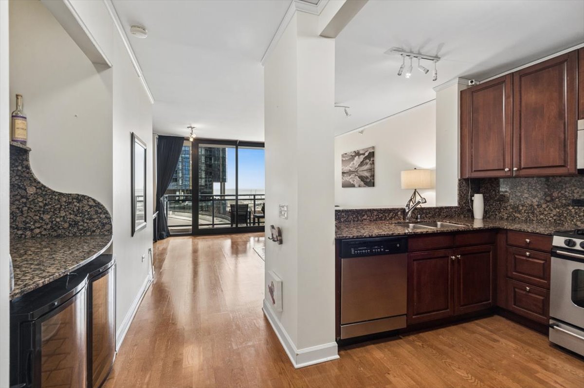201 N Westshore Drive Unit: 704