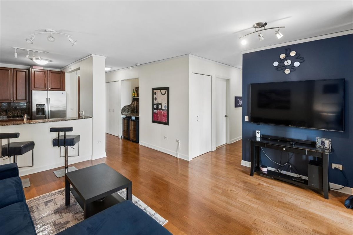 201 N Westshore Drive Unit: 704
