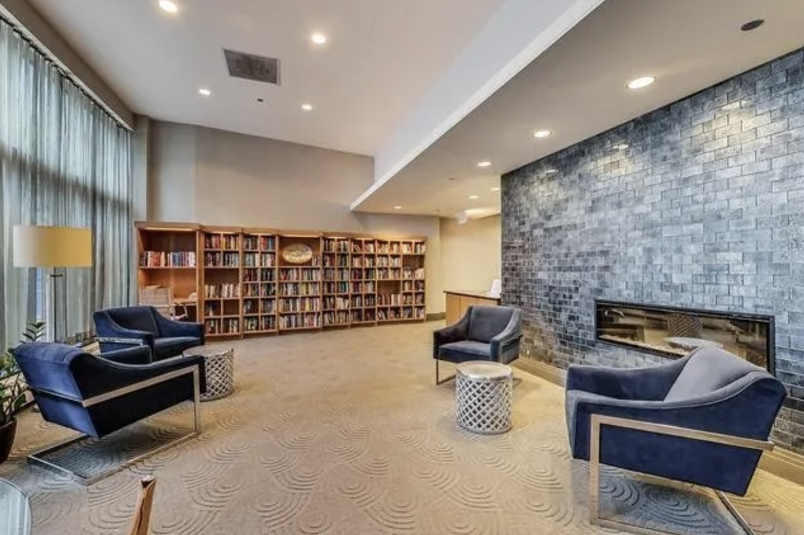 420 E Waterside Drive Unit: 810