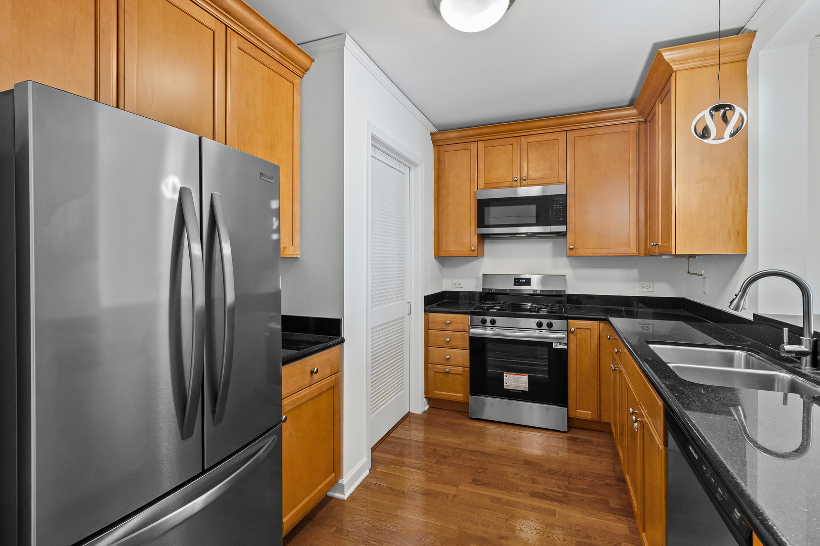 420 E WATERSIDE Drive Unit: 709