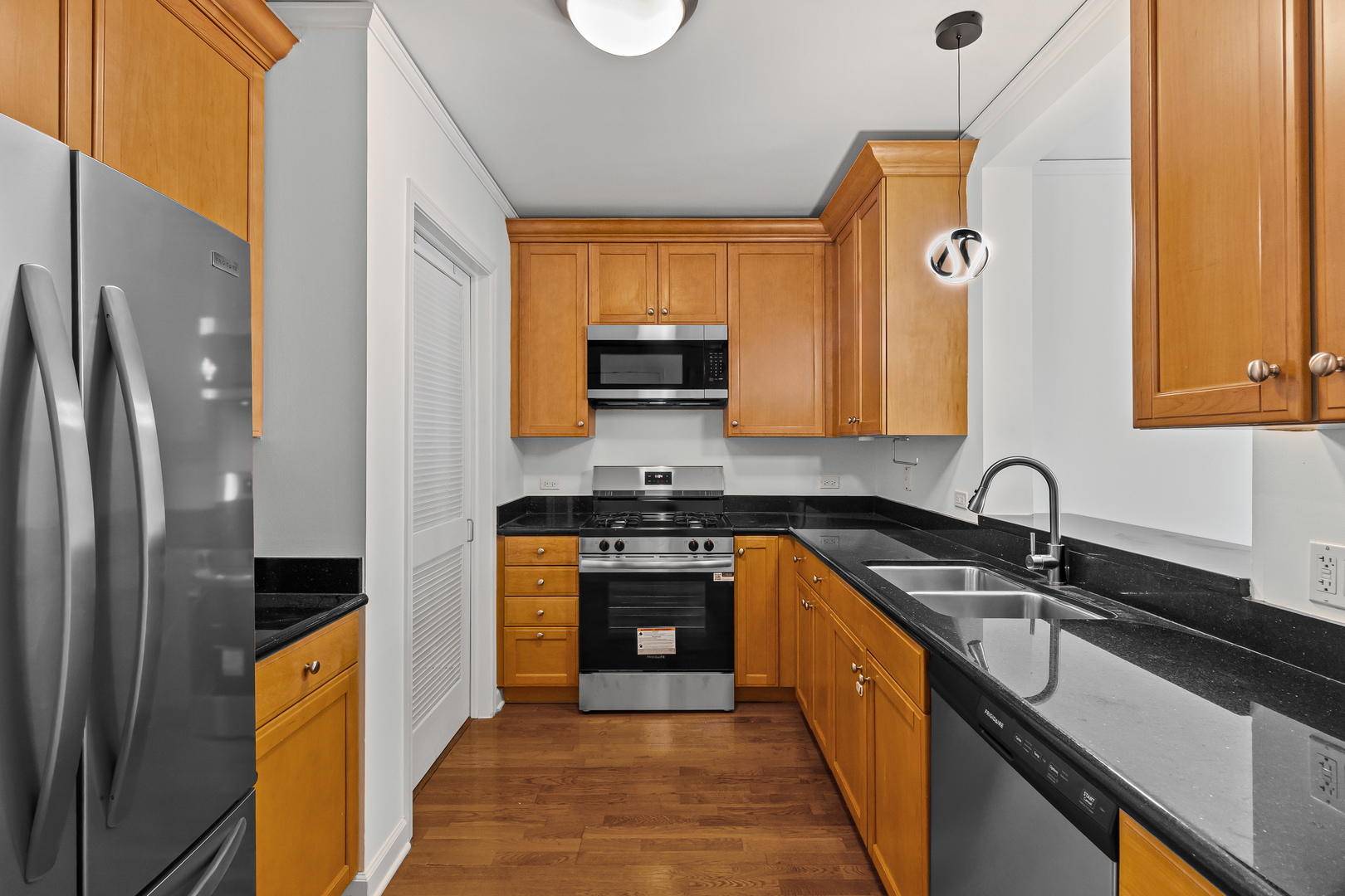 420 E WATERSIDE Drive Unit: 709